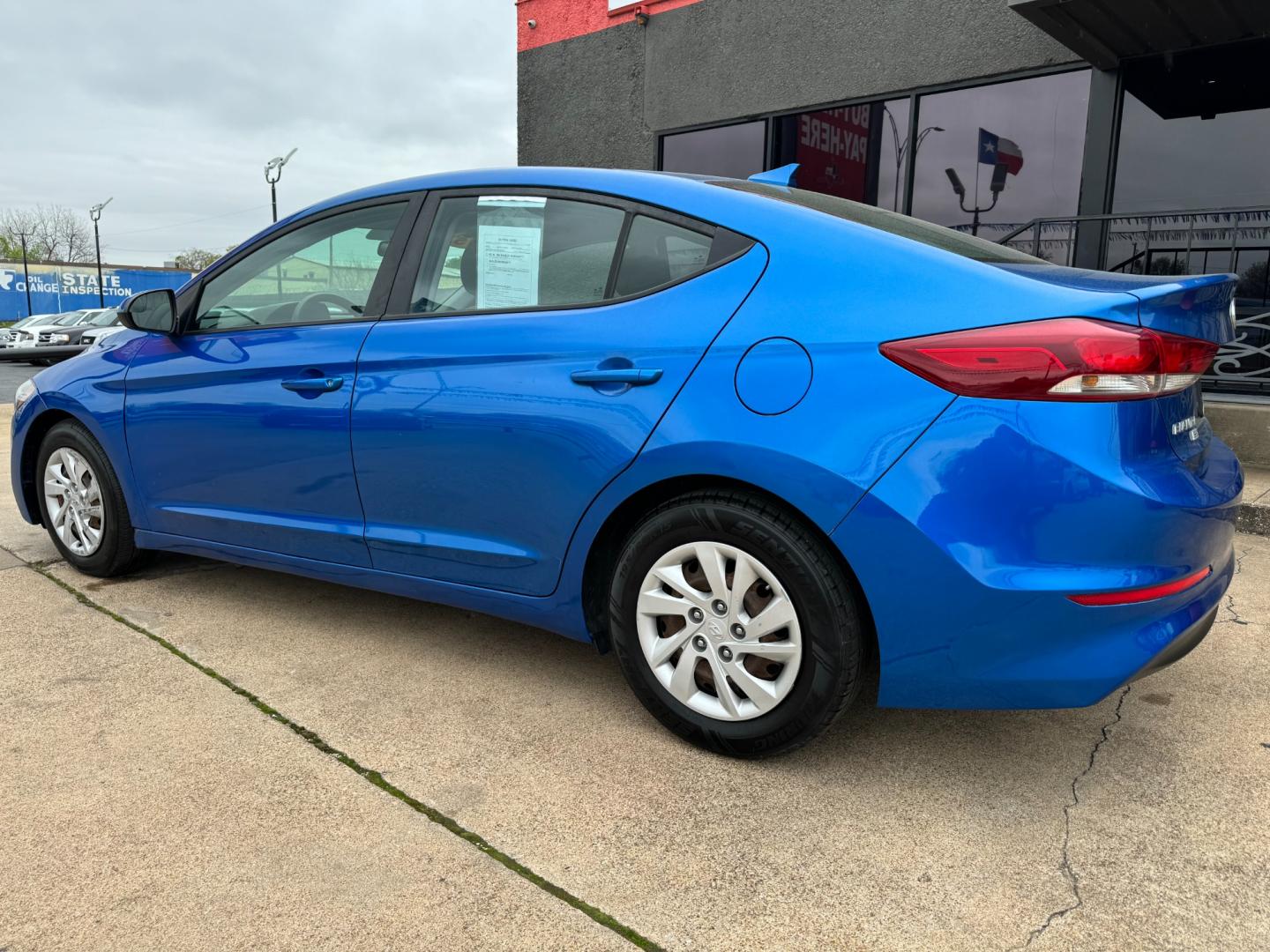 2017 BLUE HYUNDAI ELANTRA LIMITED; SE (5NPD74LF0HH) , located at 5900 E. Lancaster Ave., Fort Worth, TX, 76112, (817) 457-5456, 0.000000, 0.000000 - Photo#6